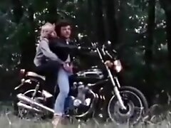 vintage 70s german - Der verbumste Motorrad-Club jagt geile Fuechsin - cc79
