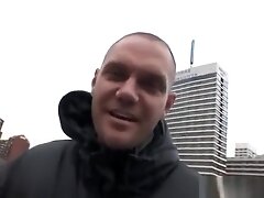 Dulce Mariposa parte en 20 trozos a Nacho Vidal