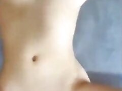 网红女神鹿少女演绎爸爸不在主动引诱在睡觉的外甥啪s