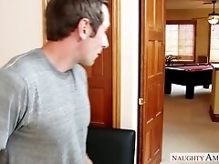Sara Jay - myfriendshotmom