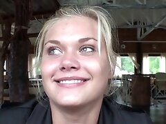 Public blow job & outdoor slit fingering