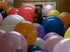 Italoon - Irisha with a room of balloons