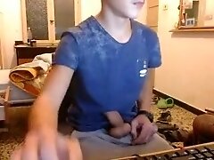 Italian Cute Boy,Big Thick Cock,Smooth Bubble Ass On Cam